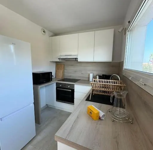 Suberbe Climatise Avec Terrasse Сен-Рафаель