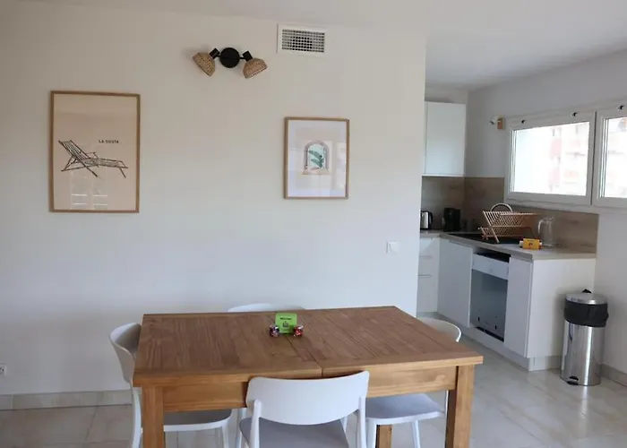 Suberbe Climatise Avec Terrasse شقة Saint-Raphaël